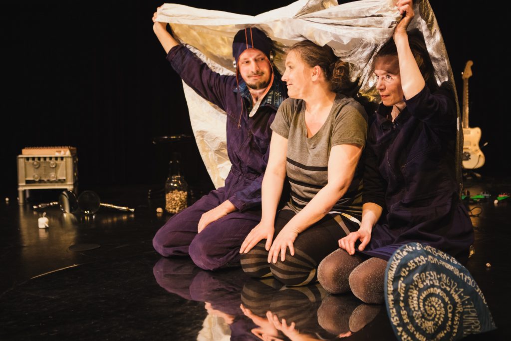 Die Schnecke im Universum(c) Ela Grieshaber 3