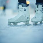 Eislaufschuhe am Eislaufplatz in Melk. Fotocredit: Stadt Melk / Gleiß