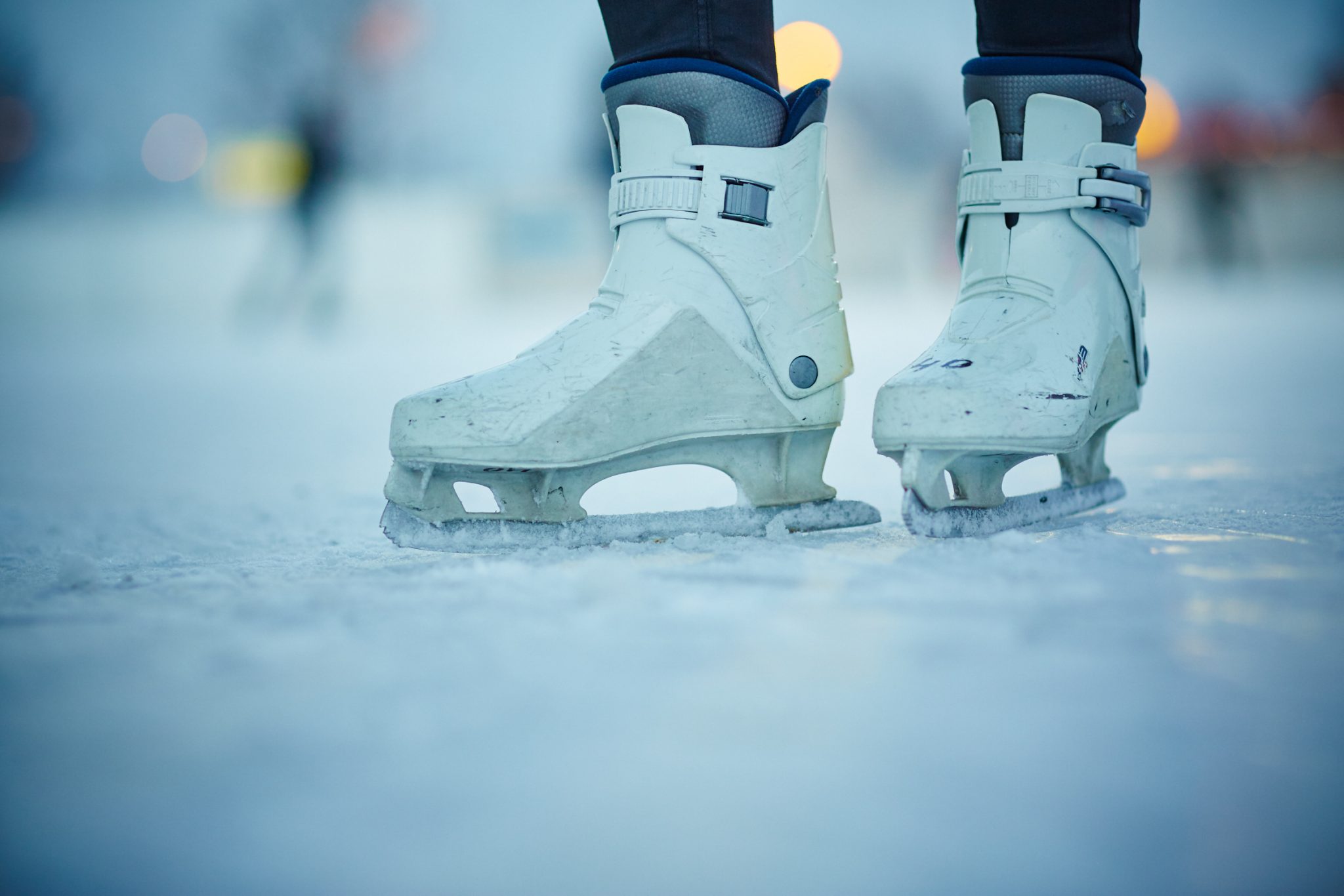 Eislaufschuhe am Eislaufplatz in Melk. Fotocredit: Stadt Melk / Gleiß