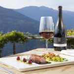 Suedtirol, Algund, Vellau, Gasthof Oberlechner, Herbstgericht von Chef: Peter Gamper, Reh, Pfifferlinge, Erbsen,
