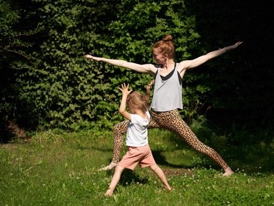 Mutter und Kind-Yoga