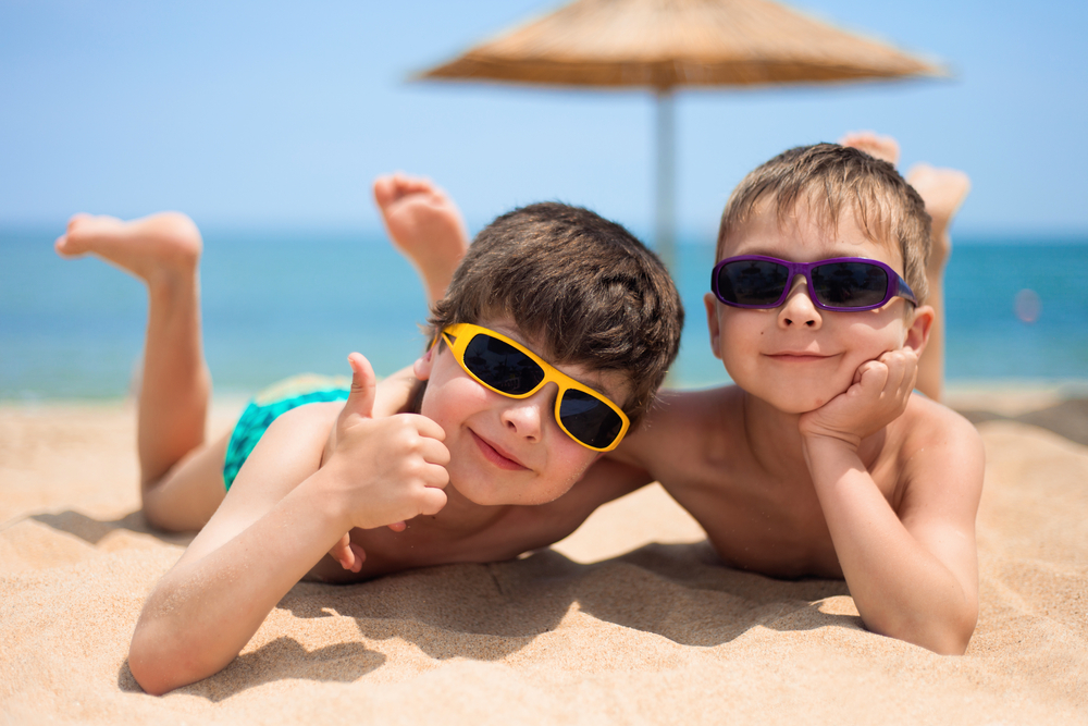 Close-up,Portrait,Of,Little,Boys,On,The,Beach