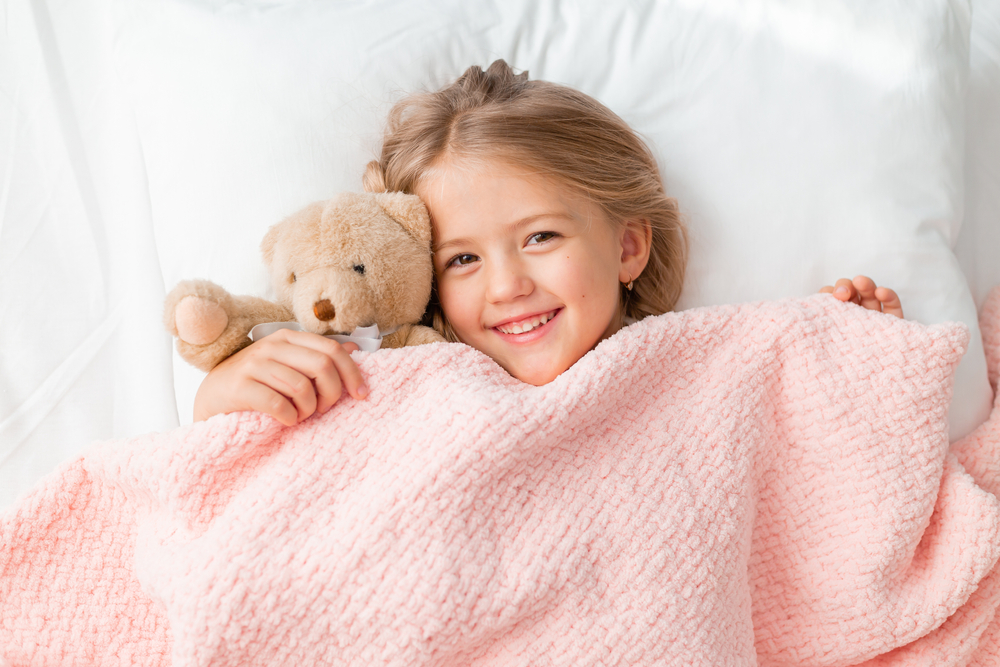 Happy,Little,Blonde,Girl,Woke,Up,In,Bed,With,A