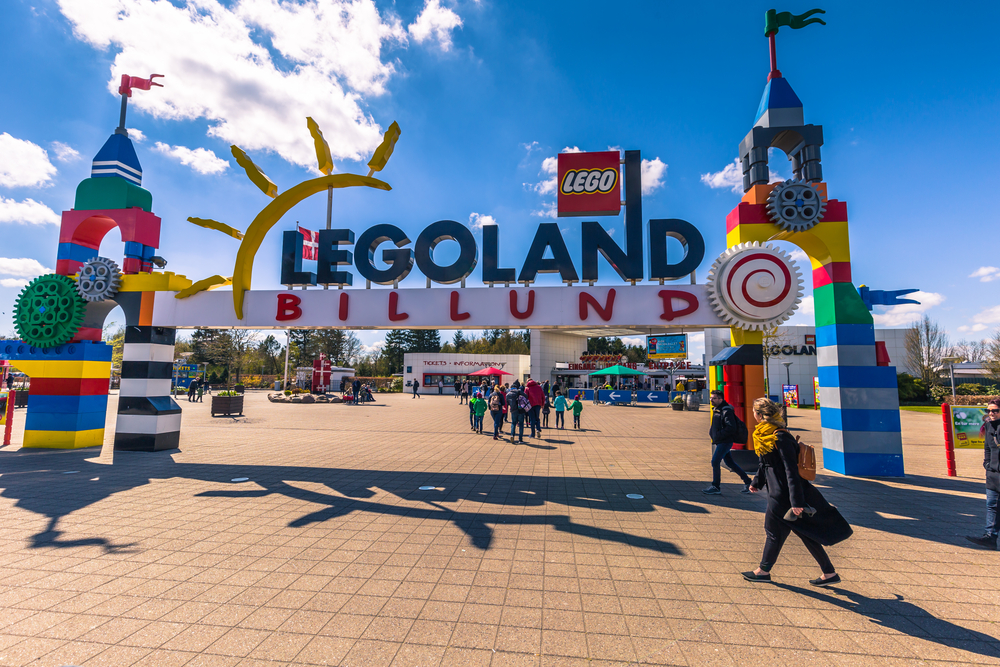 Bilund,,Denmark,-,April,30,,2017:,Entrance,To,Legoland,,Bilund