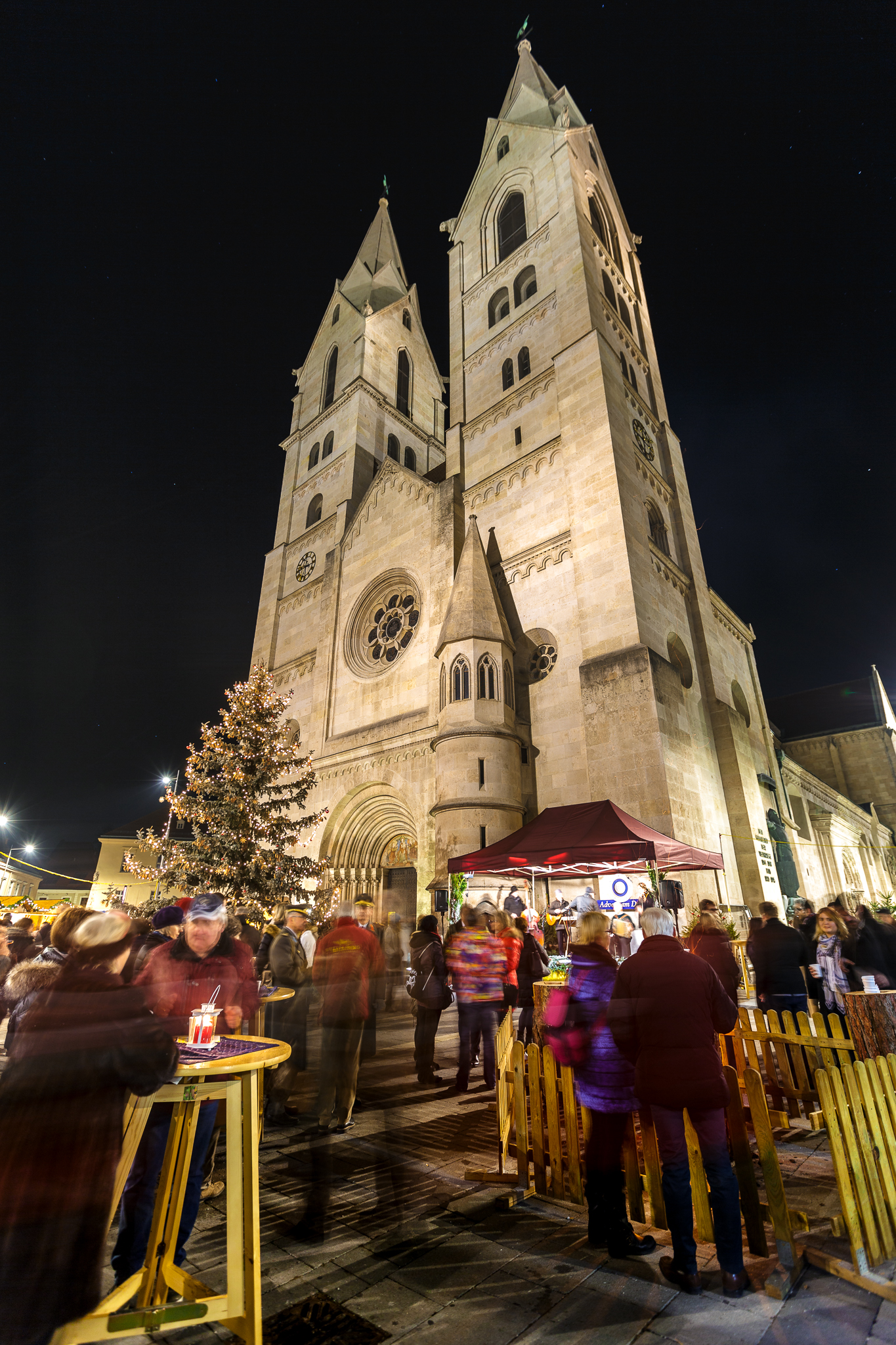 adventmarkt-wrneustadt-2048px-18(c)wieneralpen-Christian Kremsl