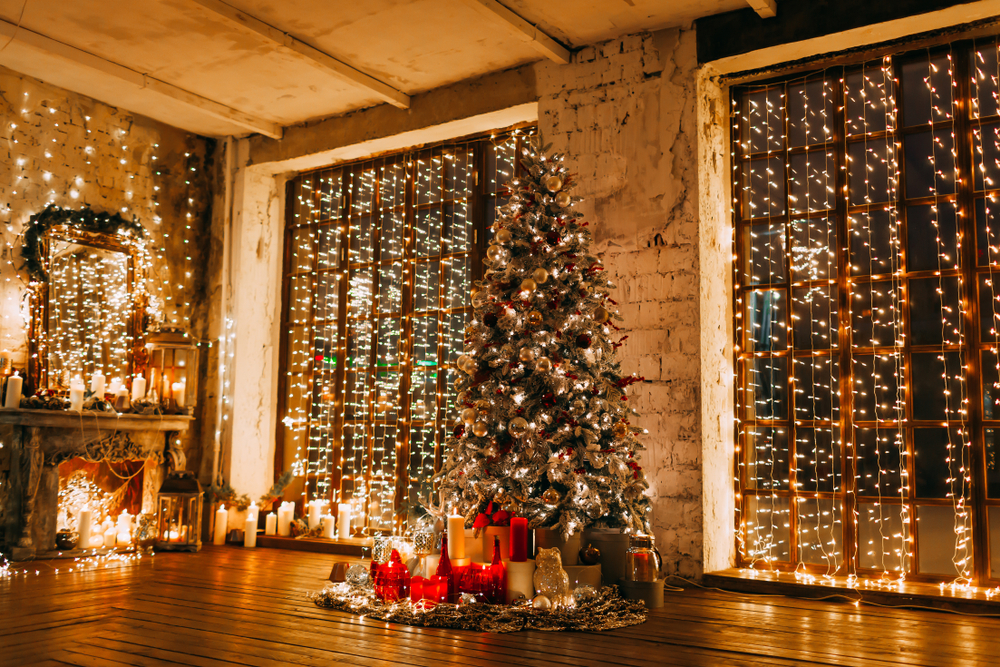 Warm,Cozy,Magic,Evening,In,Luxury,Old,Christmas,Room,Fairy