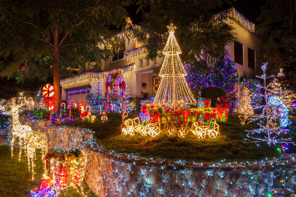 Christmas,Lights,On,Home,In,Southern,California.