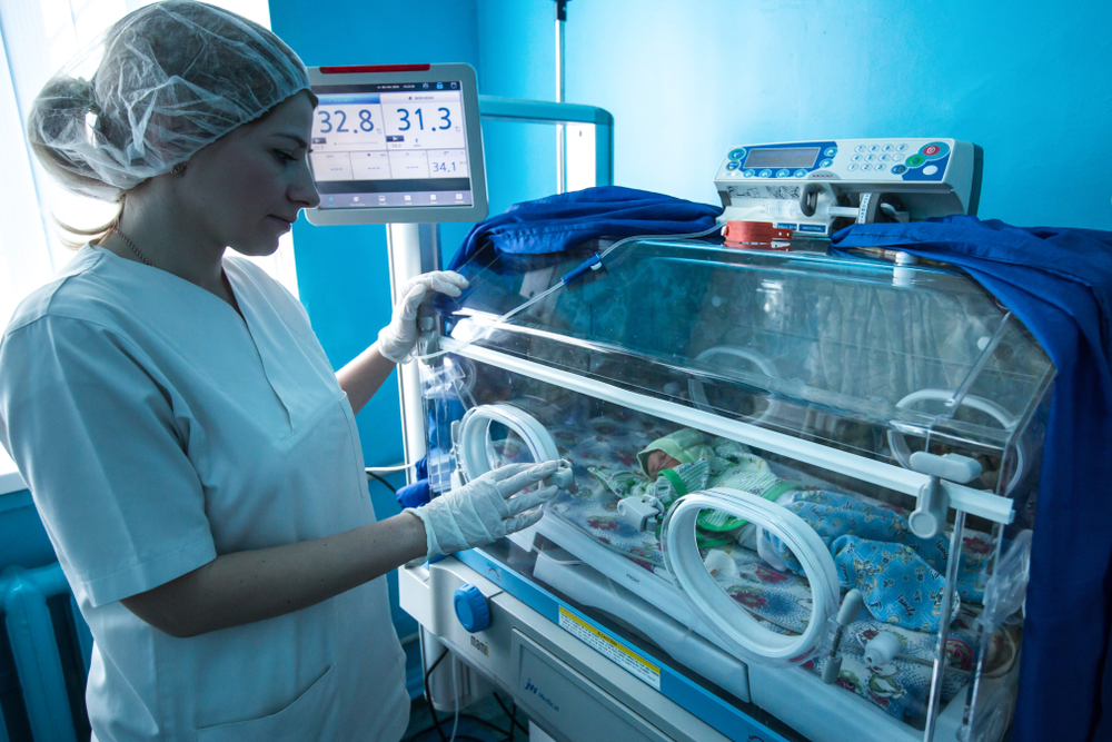 Kramatorsk,,Ukraine,-,April,9,,2016:,Obstetrician,And,Premature,Infant