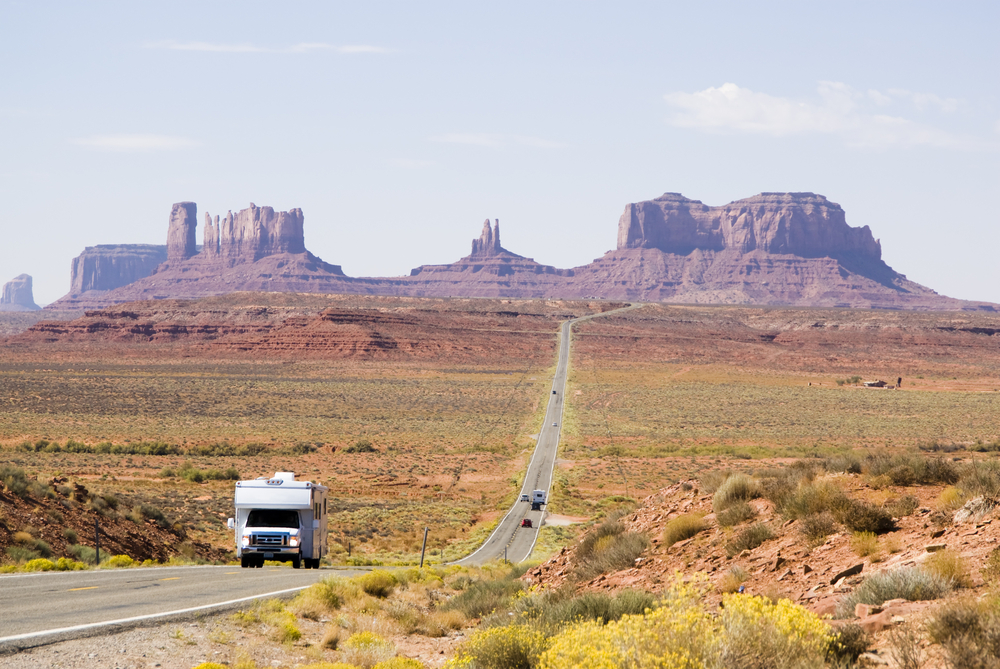 Recreational,Vehicle,Driving,Through,Monument,Valley