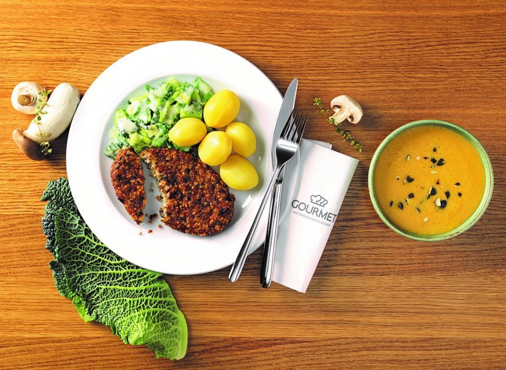 BIO-Veggie Pilzburger mit Kohlgemüse_(c)GOURMET