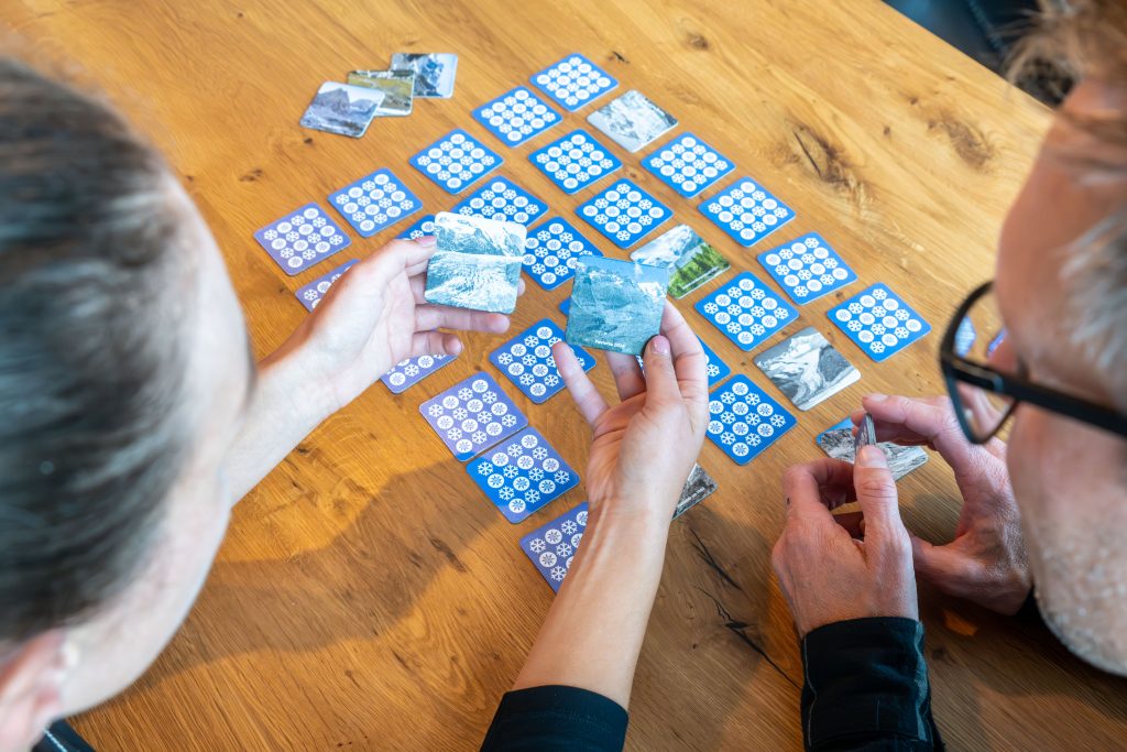 Gletscherschwund spielerisch begreifen: Neues Gedchtnisspiel ãMemorEisÒ