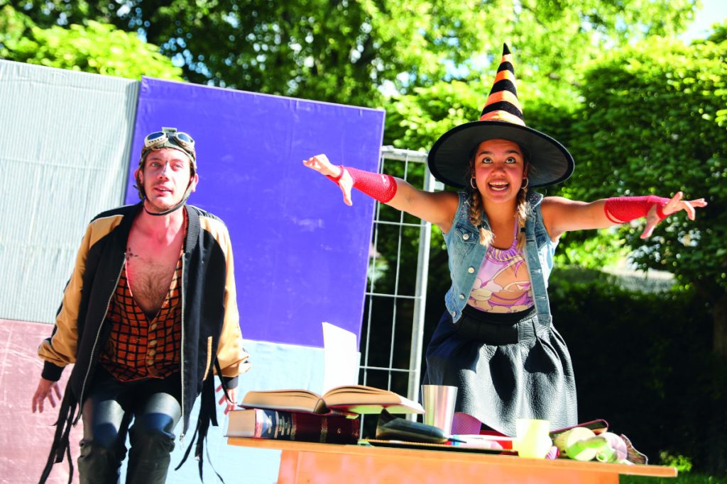 „Die kleine Hexe“ verhext den Herbst