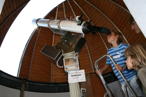 Eine Zeitreise zu den Sternen: Auf den Spuren von Kepler und Co.