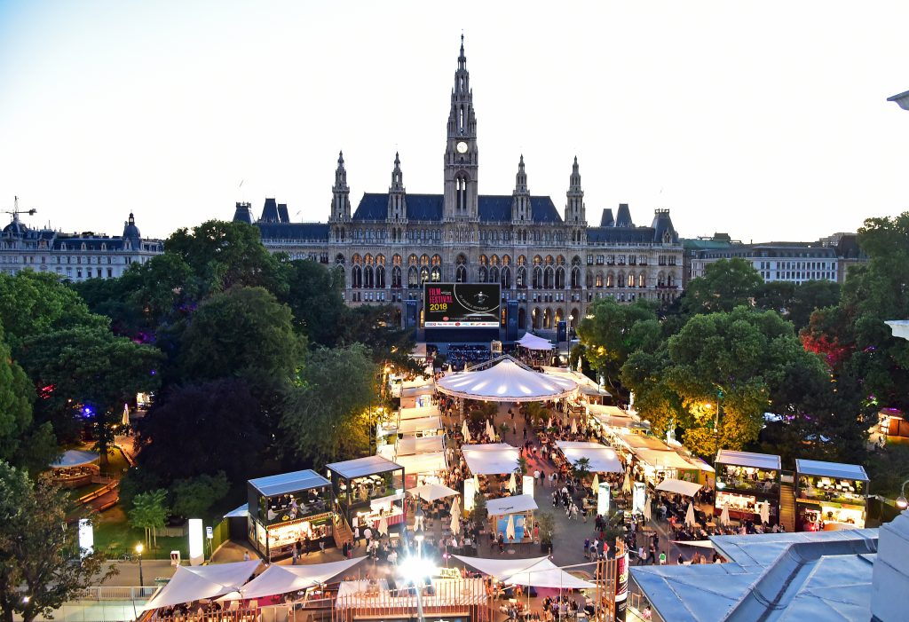 Fantastische Premiere des Kinderopern Festivals im Rathauspark