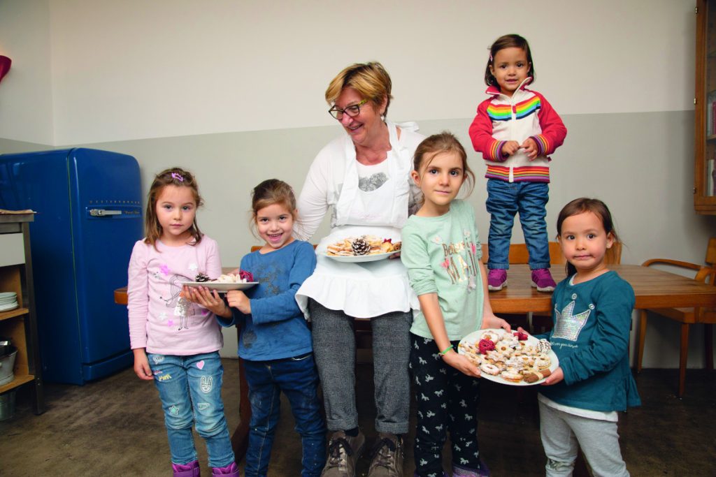 Weihnachtskekse mit der Oma backen