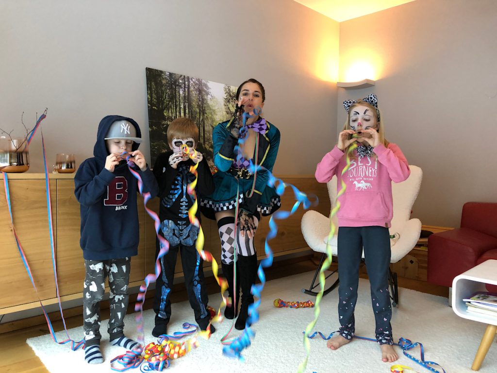 Helau und Alaaf! – Komm, wir spielen Faschingsyoga!