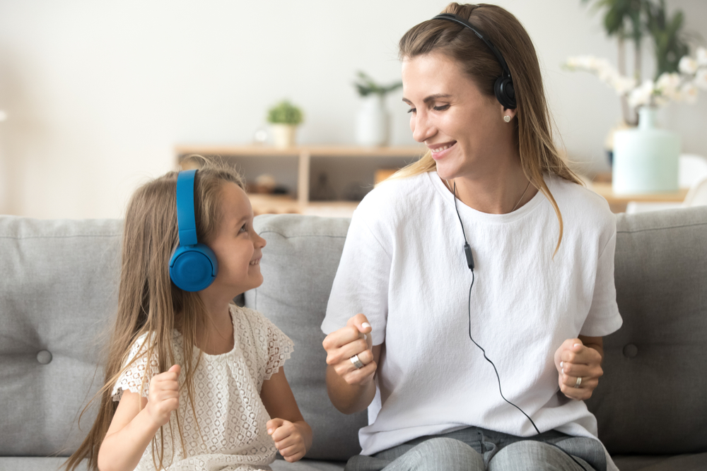 Ostergeschichten und Frühlingslieder: Tipps für Hörbücher & Co.