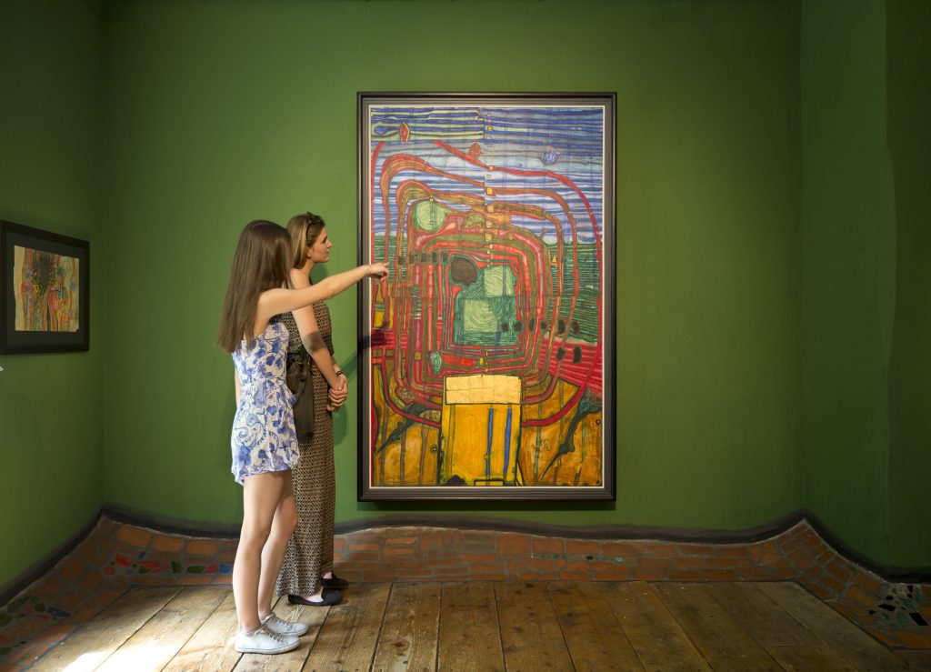 Hundertwassers 90. Geburtstag im Kunst Haus Wien