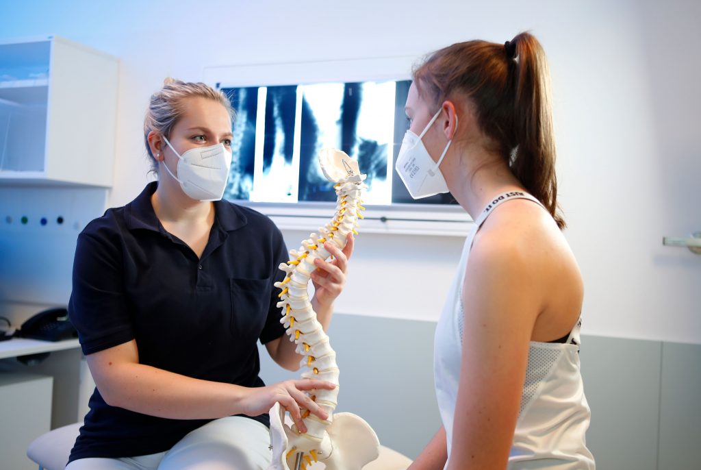 Skoliose: Wenn die Wirbelsäule nicht gerade wächst