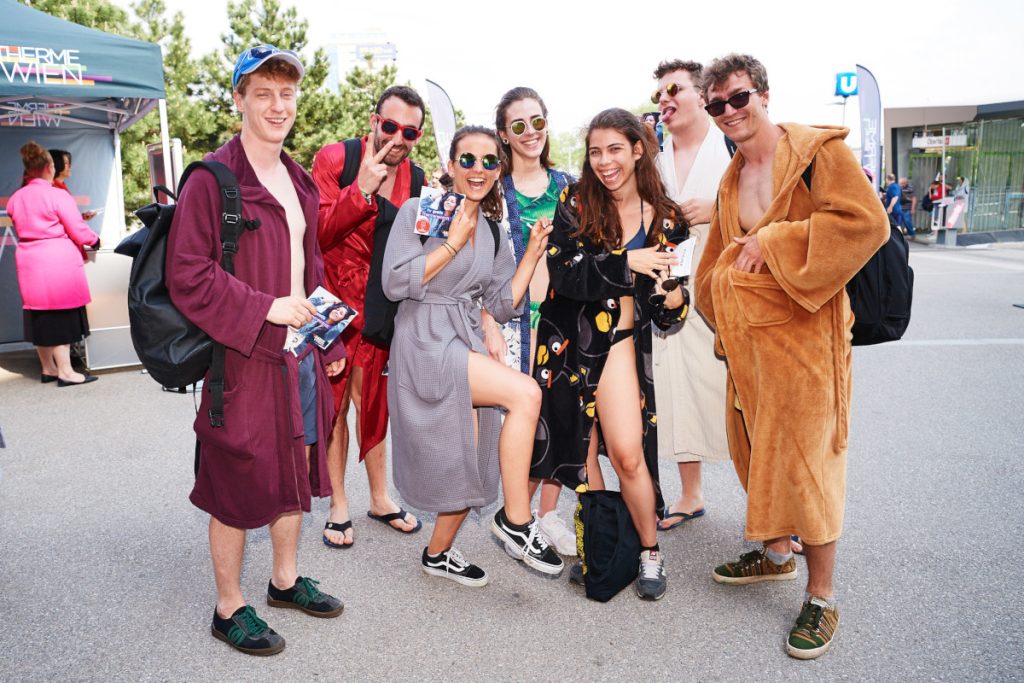 2. Wiener Bademanteltag in der Therme Wien