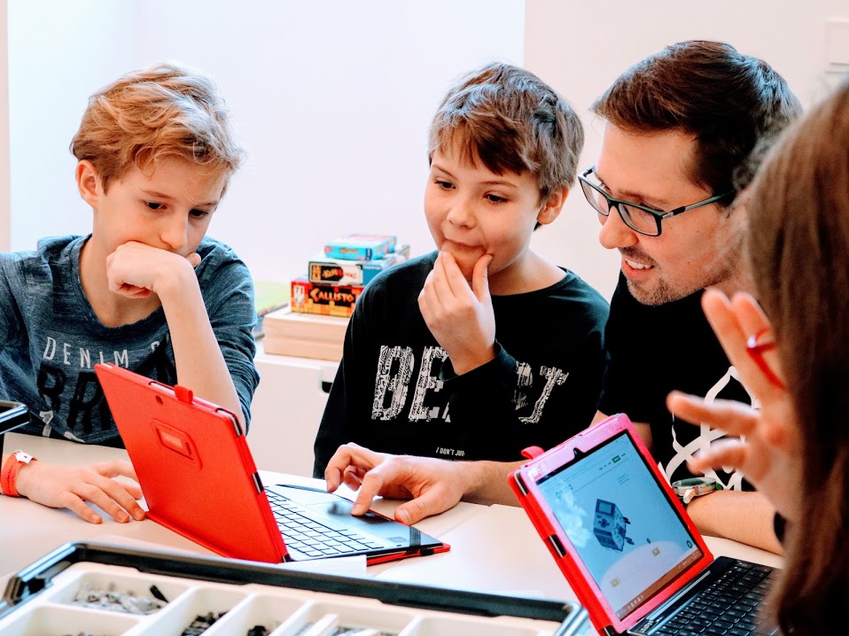 Smartphone-App „School Fox“ statt Mitteilungsheft