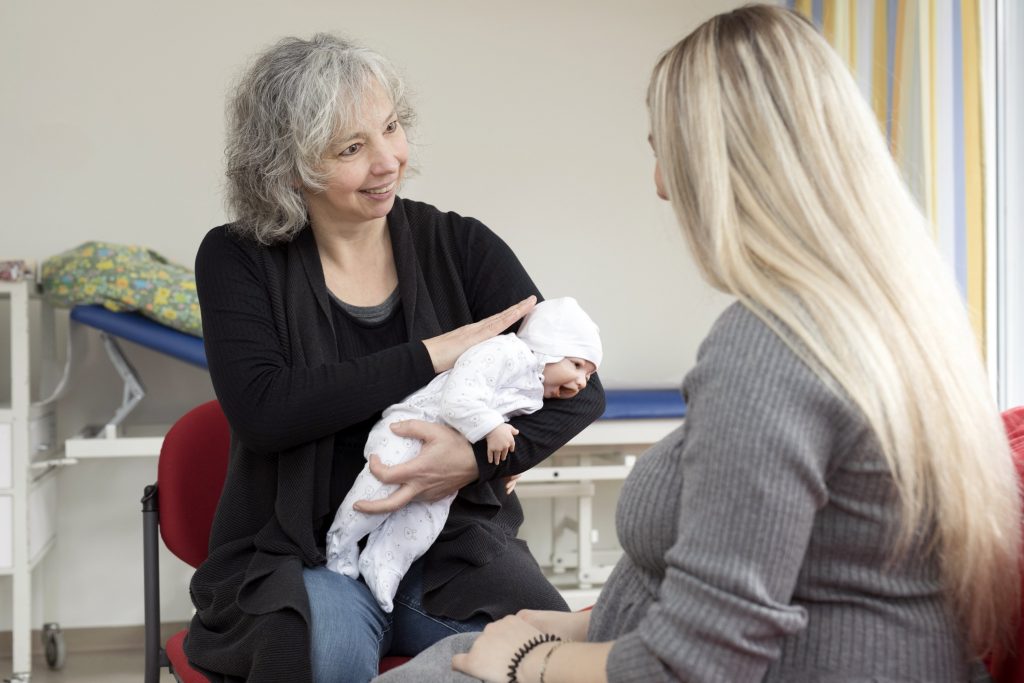 Teenagerschwangerschaften: Umfassende Betreuung gut für Mutter und Kind