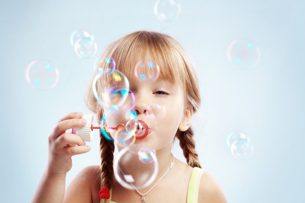 Baustein-Welten und Outdoor-Spiele: Neue Ausstellungen im Spielzeug Museum Salzburg