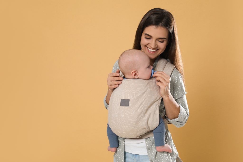 Vier Warnsignale, dass Ihre Babytrage Ihrem Kind eher schadet als nützt