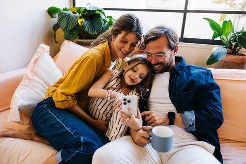 Neue Altersstufen für Social Media © Shutterstock